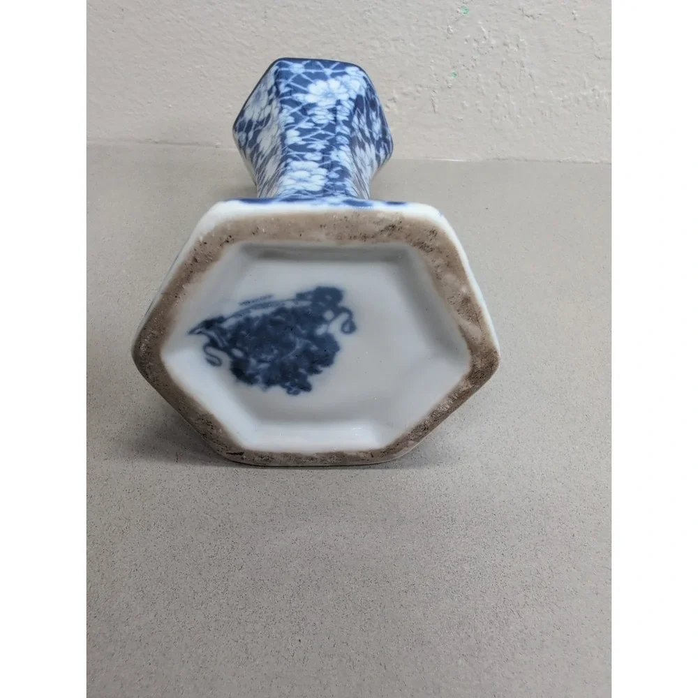 HAT PIN HOLDER BLUE & WHITE VICTORIA ENGLISH IRONSTONE 5.5 In Tall